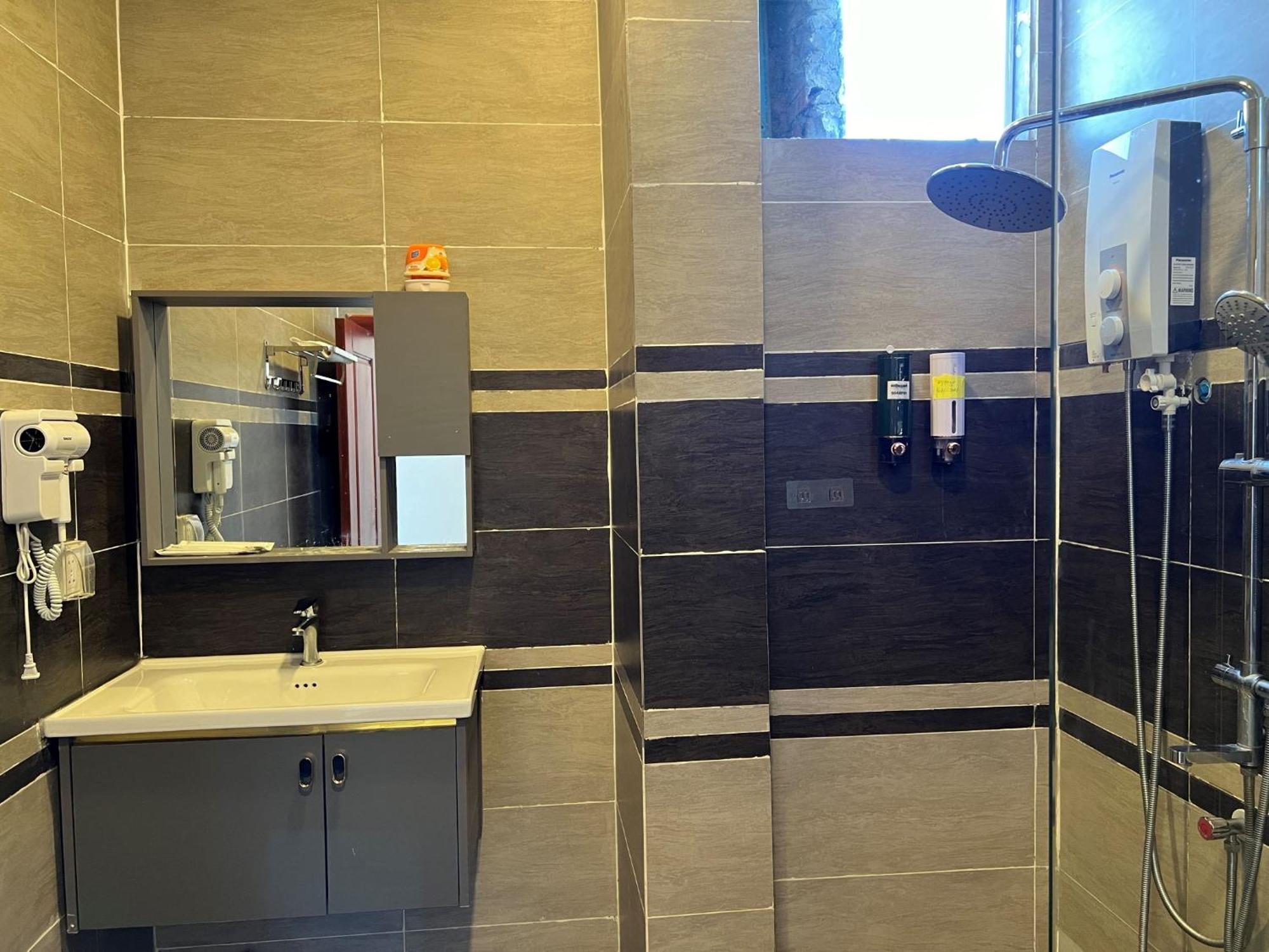 Nyna Villa Guesthouse 贡布 外观 照片